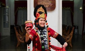 Bupati Indramayu Siap Tampil Menari Topeng di HPN￼