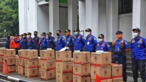 BNPB-Pemkot Bandung Berbagi Masker ke 20 Titik Rawan Kerumunan￼