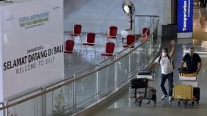 Pemerintah Hapus Syarat Tes PCR dan Antigen untuk Perjalanan Domestik