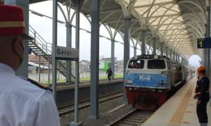 Bernostalgia dengan Kereta Api di Jalur Garut-Cibatu