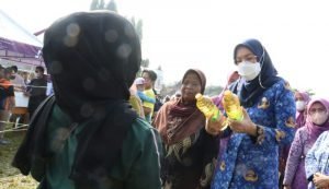 Ribuan Paket Sembako Murah Dijual saat Operasi Pasar di Purwakarta￼