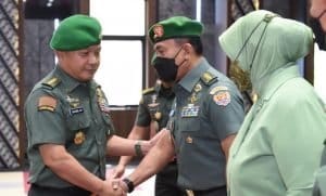 24 Perwira Tinggi TNI Angkatan Darat Naik Pangkat￼