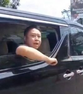 Pria Penumpang Alphard yang Memaki Kapolsek Keder Videonya Viral