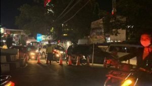 Polisi Rekayasa Jalur Antisipasi Kemacetan di Pusat Kota Garut￼