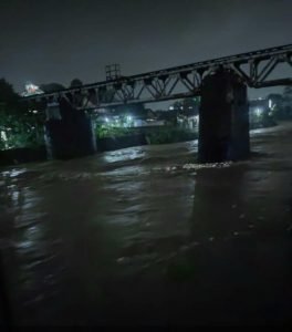 Banjir Sungai Cimanuk Garut, Tinggi Air Sampai 2 Meter