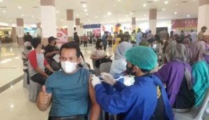 Dinkes Indramayu Kejar Capaian Vaksinasi COVID-19 Dosis Ketiga dengan Buka Semua Puskesmas