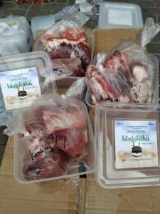 Sambut Idul Adha : PT Pegadaian Kanwil X Bandung Sembelih Sapi dan Kambing