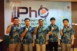 Tim Fisika Indonesia Torehkan Prestasi pada IPhO 2022