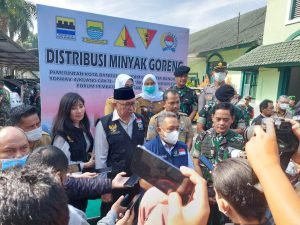 Kodim 0618/Kota Bandung, Bantu Pemda Distribusikan Minyak Goreng