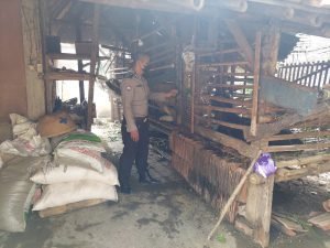 Cegah PMK, Polisi  Berikan Himbauan Kepada Warga Dalam Rangka Ops Aman Nusa II