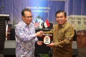 Sekjen Kemendagri Tutup Acara Persidangan Spesial JIM Tahun 2022 di Bandung