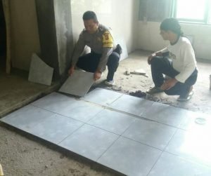 Di Tempat Tugasnya, Bhabinkamtibmas Desa Cijenuk Aiptu Akhmad Suhendra Bangun Mesjid dan Pesantren
