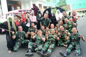 Unik, Pocong dan Mak Lampir pun Turut Sambangi Kediaman Pangdam Siliwangi