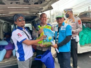 Tebar Kebaikan dan Bahagia Polres Cimahi Berbagi Sembako dengan   Serikat Buruh dan Serikat Pekerja Kab. Bandung Barat