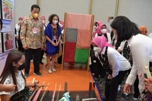 Ibu Negara Apresiasi Program Pendidikan Kecakapan Wirausaha Hasil Kerja Sama dengan Dekranas