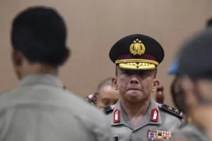 Pati Polri Diangkat dan Diberhentikan oleh Presiden
