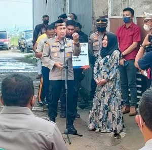 Mengetuk Pintu Langit Polres Cimahi Resmikan Satu Unit Rumah Layak Huni ke-19 di Desa Margaasih Kab. Bandung
