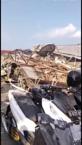 Indomaret di Cisondari Bandung Ambruk