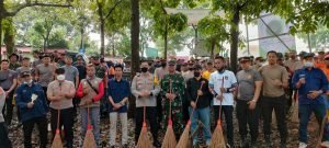 Sinergitas TNI-Polri,  Pemkot Cimahi, Pemuda dan Masyarakat Cibeber Dalam Bingkai Kampung Gotong Royong