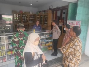 Polsek Jatiwangi Bersama Muspika Monitoring Pengawasan Obat Sirup Ke Tiap Apotek Dan Toko Obat