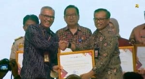 Kementerian PUPR Terima Penghargaan Aksi Stranas PK Implementasi Katalog Sektoral Konstruksi