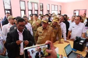 Kunker ke Pulau Rondo dan Sabang, Menko Polhukam bersama Mendagri Tinjau Pelayanan Adminduk