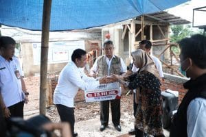 Kemendagri dan BNPP Serahkan Bantuan Dana untuk Korban Gempa Cianjur