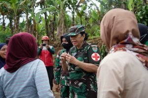 Srikandi Kesdam III/Siliwangi Sasar Tiap Kampung, Cek Kesehatan dan Mental Para Pengungsi