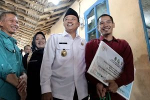 Wagub Jabar Tinjau Lokasi Penerima Bantuan CSR Jabar Caang di Cilembu