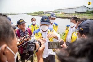 Tinjau Penanganan Banjir Semarang, Menteri Basuki Instruksikan Tambah Kapasitas Pompa dan Pintu Air