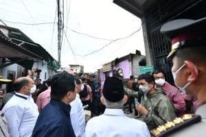 Kunjungi Posko Pengungsi Korban Kebakaran, Wapres Serahkan Bantuan