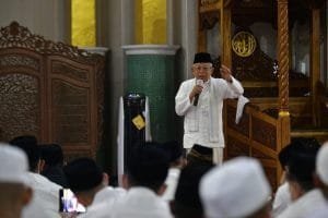 Laksanakan Tarawih di Masjid Agung Al Munawwarah Banjarbaru, Wapres Ingatkan Keutamaan Malam Lailatul Qadar