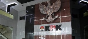 KPK Geledah Tiga Lokasi TPK dengan tersangka YM