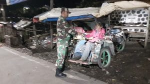Kodim 0602/Serang Bagikan 1000 Paket Makan Sahur Kepada Warga