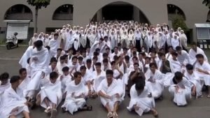 Viral Santri Garut Satu Angkatan Studi Tur dan Umrah ke Makkah
