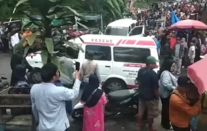 Korban Bus Masuk Jurang di Guci Dievakuasi ke Tangsel dengan 17 Ambulans