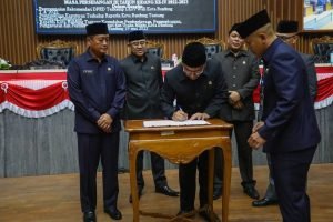Pemkot dan DPRD Kota Bandung Sahkan Dua Raperda Baru