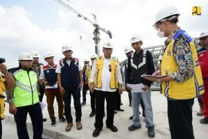 Tinjau Gedung Gelanggang Inovasi dan Kreativitas UGM, Menteri Basuki Tekankan Kualitas Pekerjaan