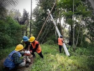 Puluhan Tahun Hidup dalam Keterbatasan, Warga Pelosok di KBB Mulai Nikmati Listrik
