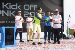 Apresiasi Perjalanan Royke Lumowa Berkeliling Dunia dengan Sepeda, Mendagri: Visi Baik Indonesia untuk Dunia