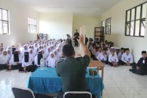 Dandim 0624/Kab. Bandung Bekali Wawasan Kebangsaan kepada Siswa Baru SMK Al Burdah