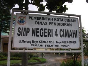 SMP Negeri 4 Cimahi      Diduga Lakukan Praktik Jual Beli Kursi?