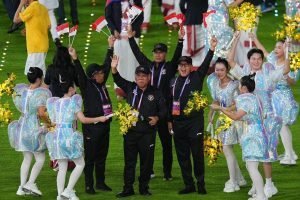 Menteri Basuki Pimpin Parade Tim Indonesia di Penutupan Asian Games Hangzhou