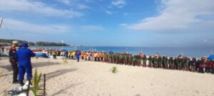 Satpolairud Polres Garut Gelar Baksos Gebyar Donor Darah dan Bersih-bersih Pantai