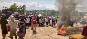 Warga Sukakarya Lakukan Aksi Protes dan Ancam Tutup Aktivitas Galian C Pasir Langir