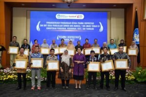 Kemendikbudristek Beri Penghargaan Pegawai Berprestasi dan Unit Pengelolaan Sumber Daya Manusia Terbaik Tahun 2023