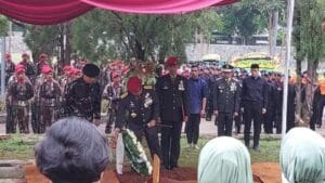 Panglima TNI Pimpin Prosesi Pemakaman Doni Monardo Secara Militer di TMP Kalibata