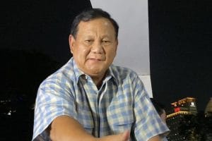 Jokowi Akan Sematkan Pangkat Jenderal Kehormatan Bintang Empat ke Prabowo Besok