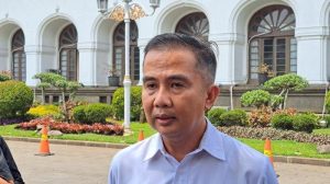 Bey Machmudin Copot Seluruh Komisaris 5 BUMD