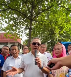 Menteri Perdagangan Zulkifli Hasan Cek Langsung Persiapan Idul Adha di Rumah Potong Hewan Bandung